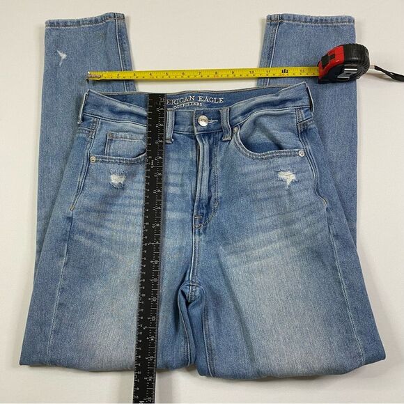 American Eagle Mom Jeans Women's 2 Light Denim High Rise Distressed Ripped Knees - Picture 6 of 12